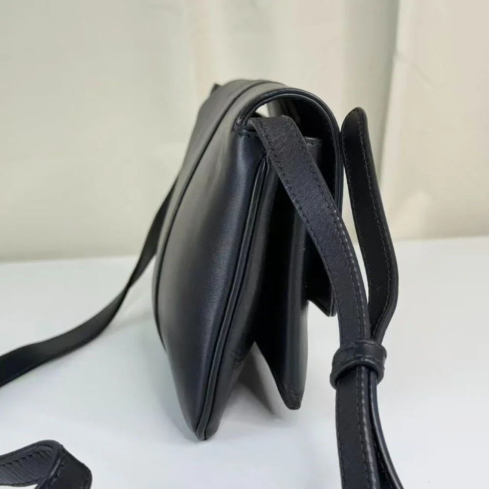 Gucci GG Logo Black Leather Crossbody Bag with Gold Hardware - Picture 4 of 9